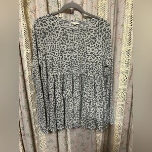 4/$20 Easel‎ Gray Cheetah Long Sleeve Tiered Knit Tunic Top Oversized Size Small